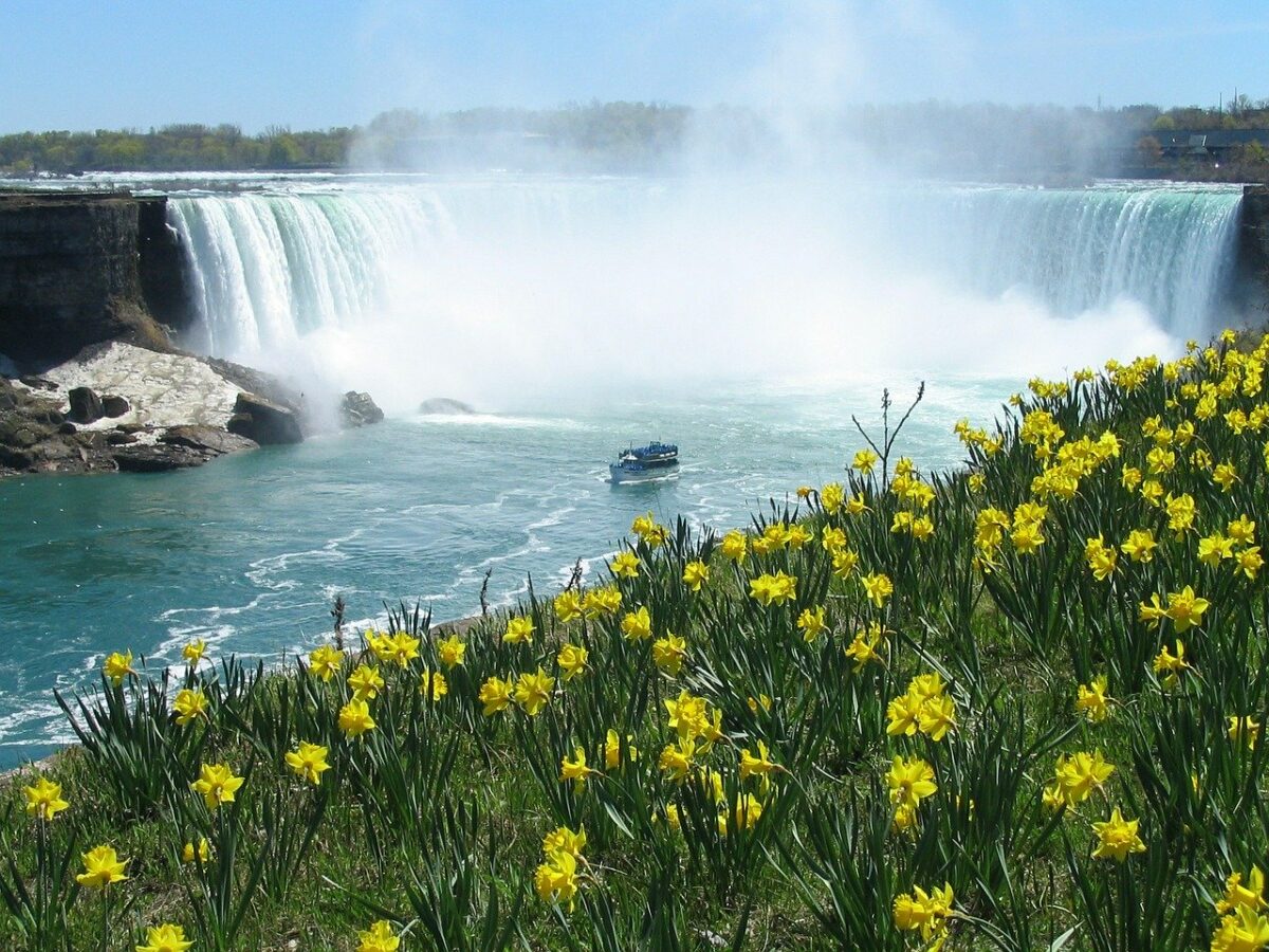 Canada Toronto Montreal Niagara Falls Packages